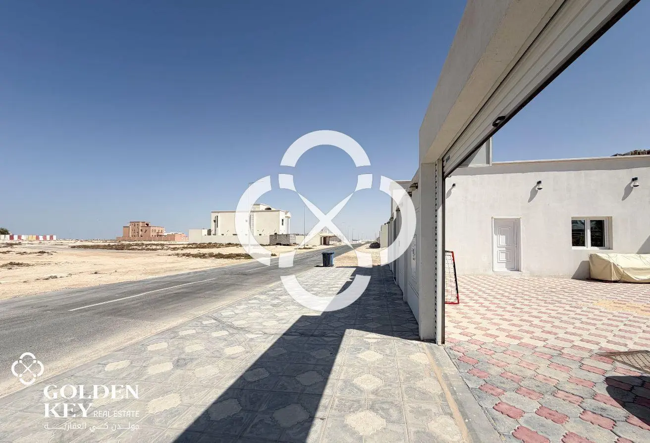 Villa w/ Private Pool 6 BR and Garden in Al Ruwais