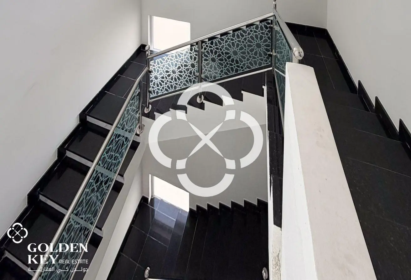 Villa w/ Private Pool 6 BR and Garden in Al Ruwais