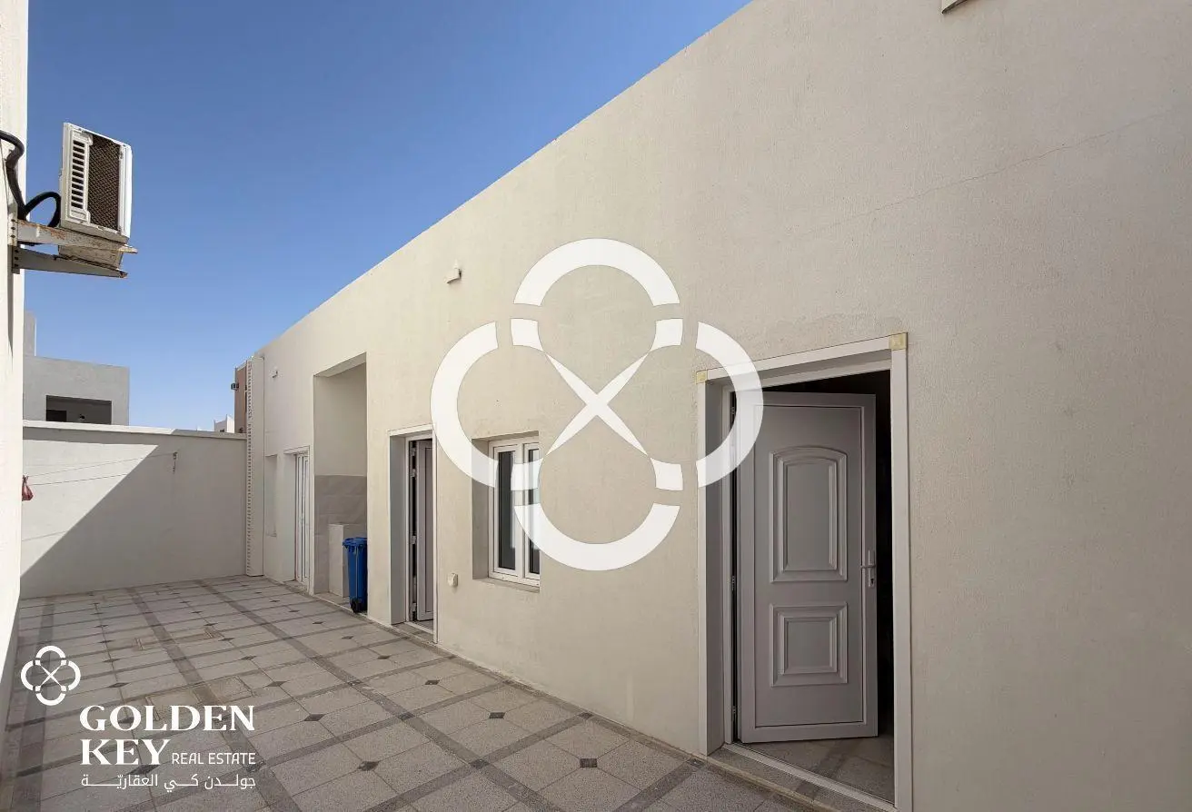 Villa w/ Private Pool 6 BR and Garden in Al Ruwais