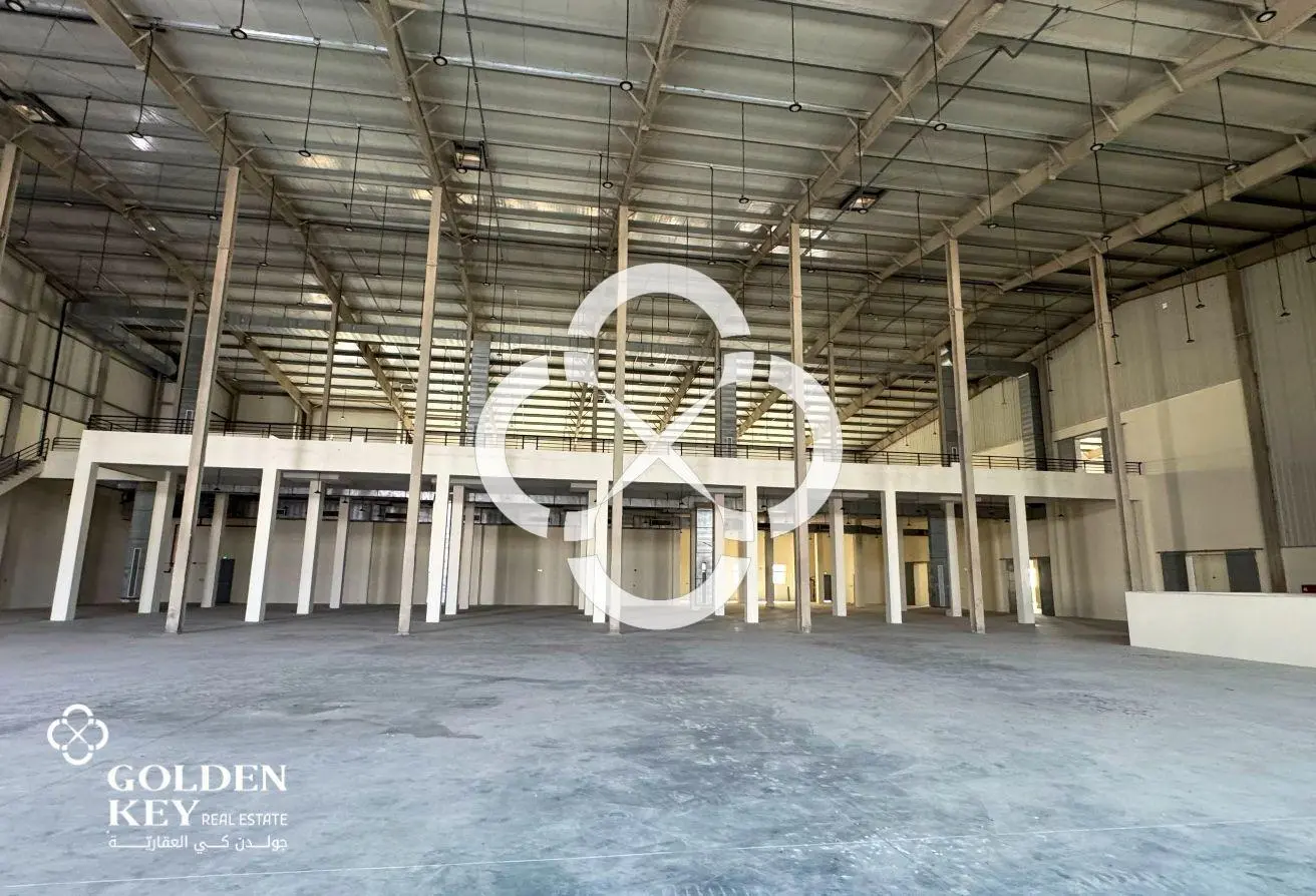 General Warehouse + Showroom | 9,000 SQM - view 3