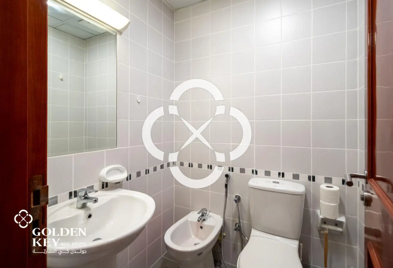 Stunning 2 Bedroom in West Bay |Cooling Included