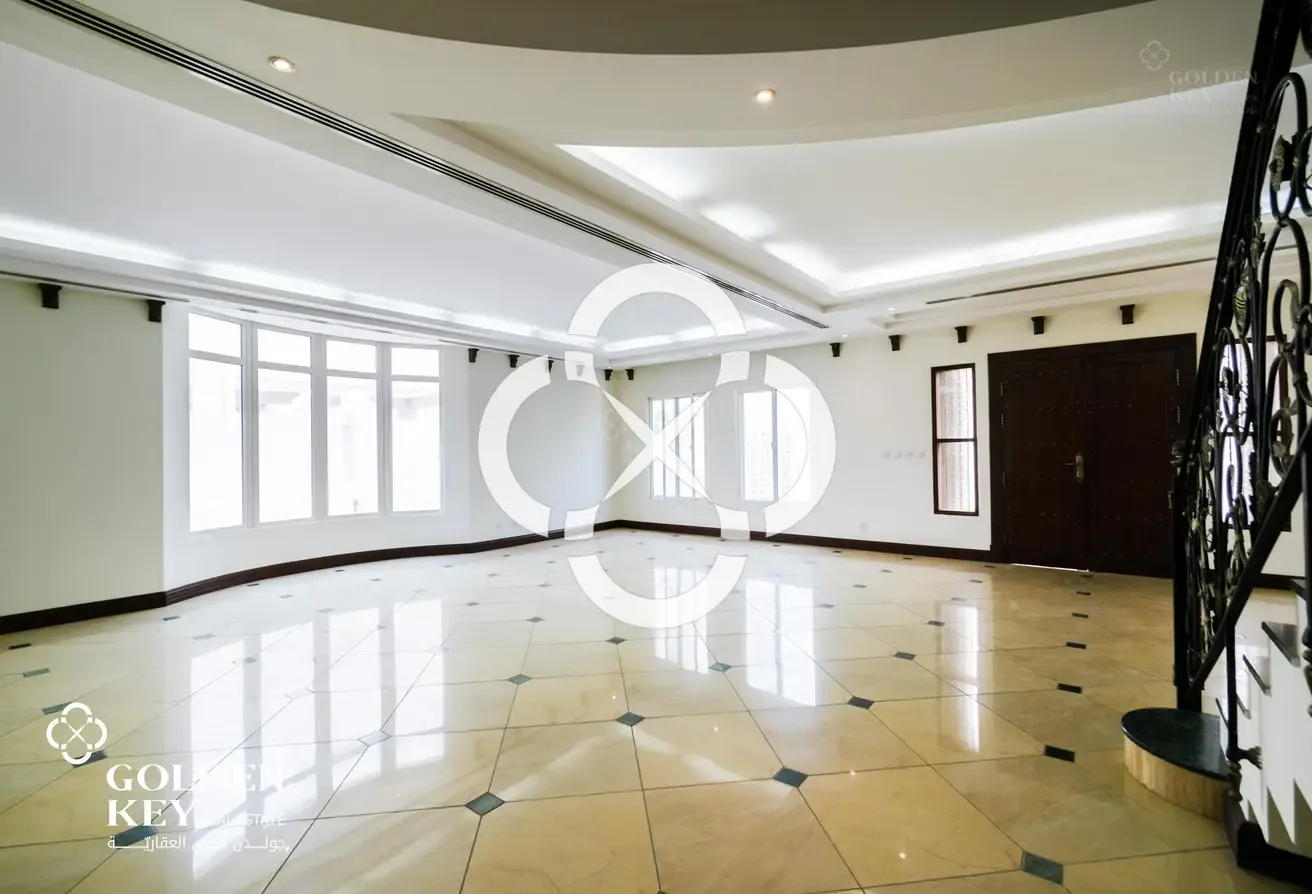 Semi-Furnished | 4BR Villa Open | Spacious Layout