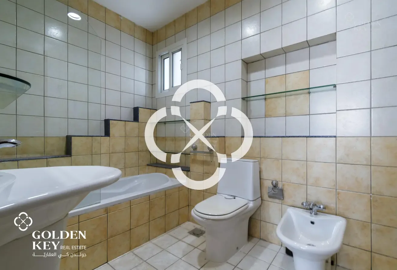 Semi-Furnished | 4BR Villa Open | Spacious Layout