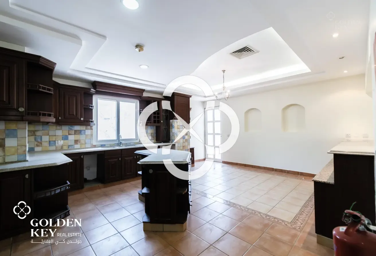 Semi-Furnished | 4BR Villa Open | Spacious Layout