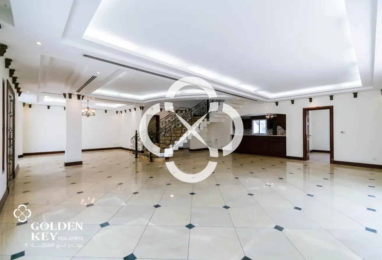 Semi-Furnished | 4BR Villa Open | Spacious Layout