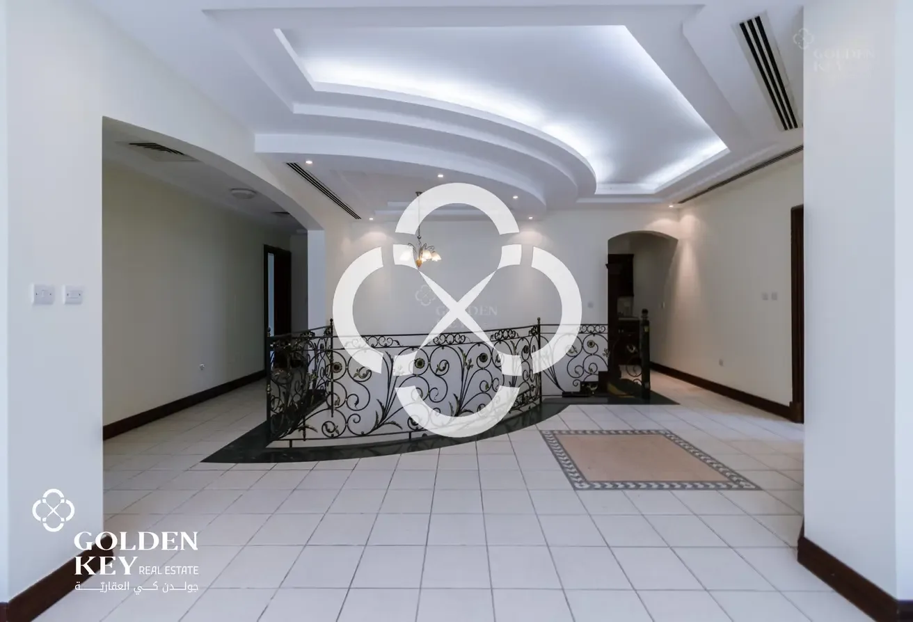 Semi-Furnished | 4BR Villa Open | Spacious Layout