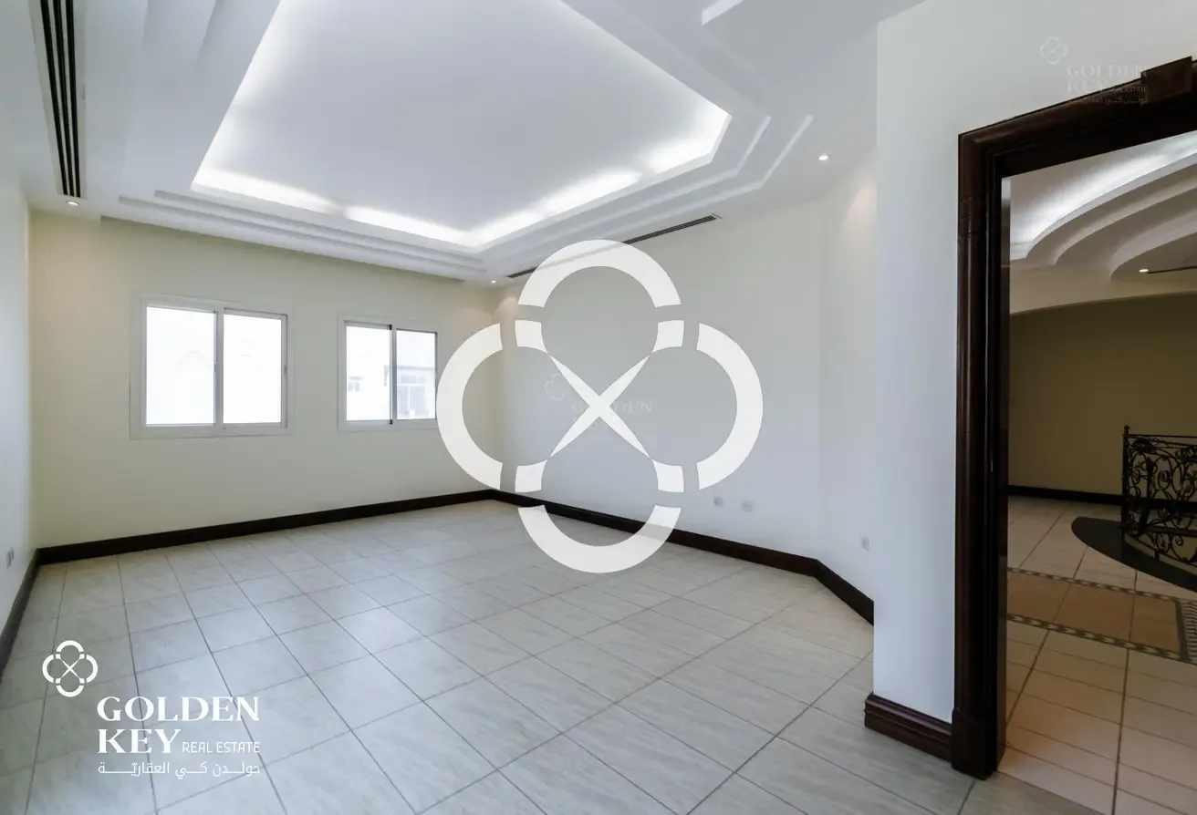 Semi-Furnished | 4BR Villa Open | Spacious Layout