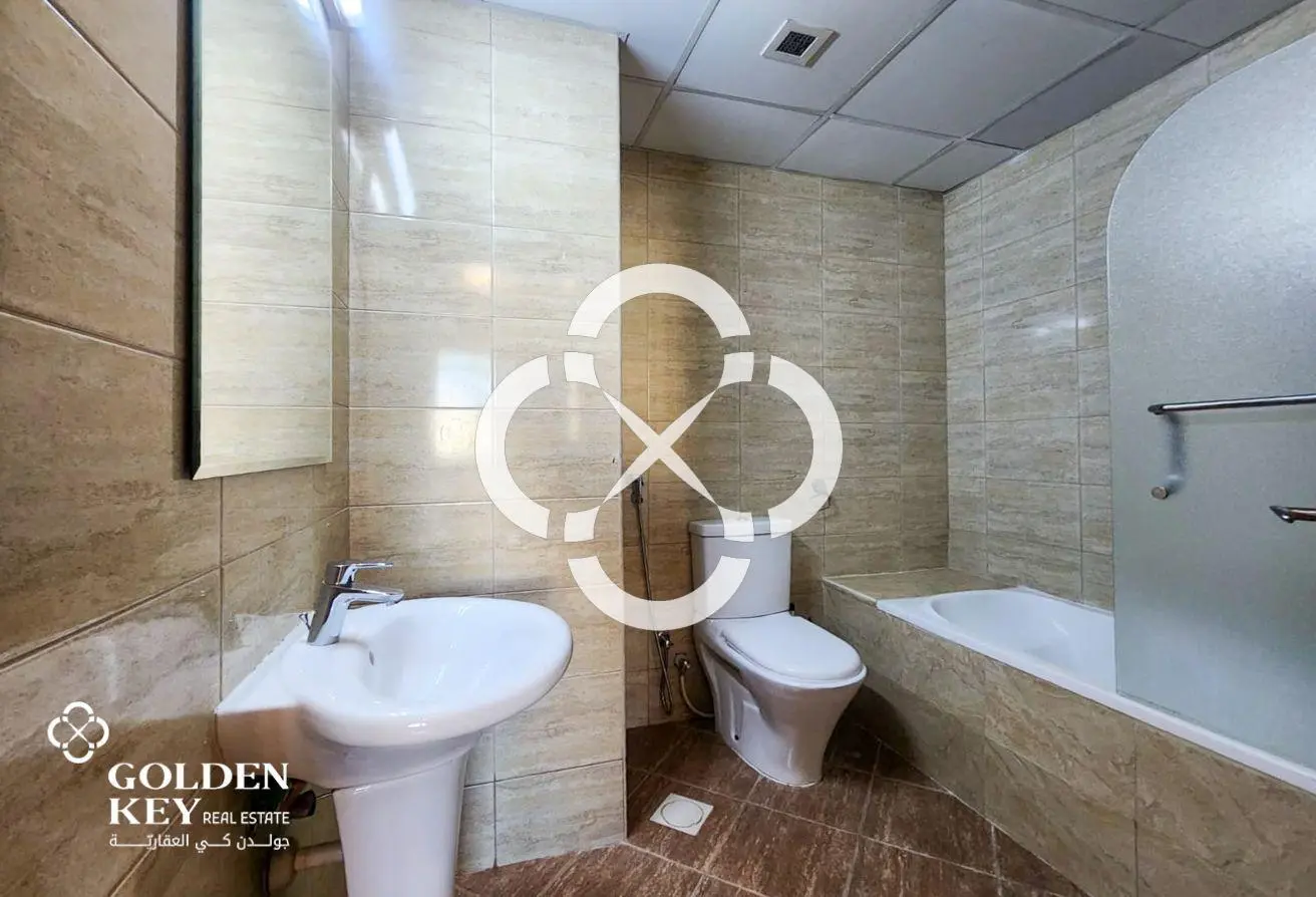 Best Price! Semi-Furnished 1BR for Sale | Lusail - view 3