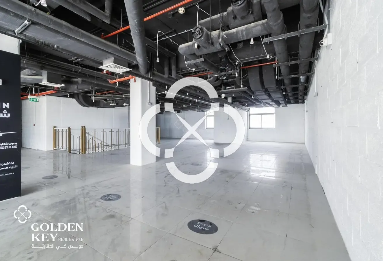 +9 Months Grace | Ready Showroom | Premium