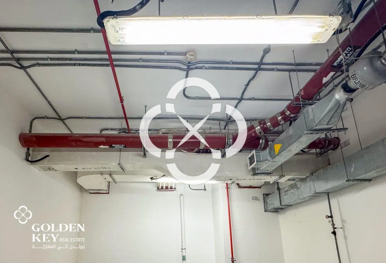 42 SQM Storage for Rent in West Bay - view 3
