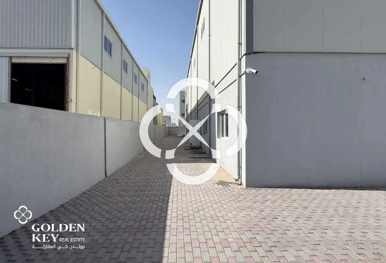 Warehouse with 11 Rooms | 350A | Birkat Al Awamer