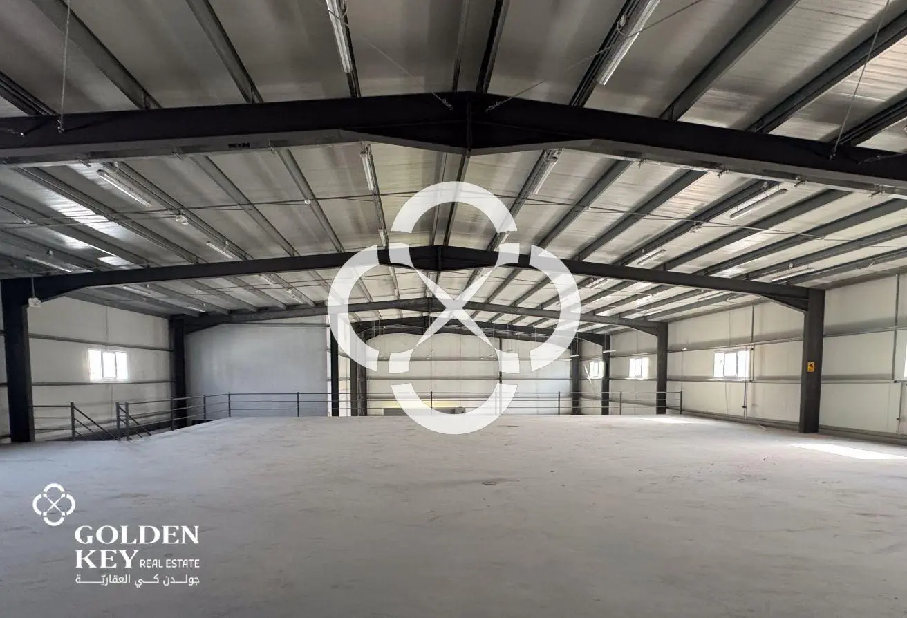 Warehouse with 11 Rooms | 350A | Birkat Al Awamer