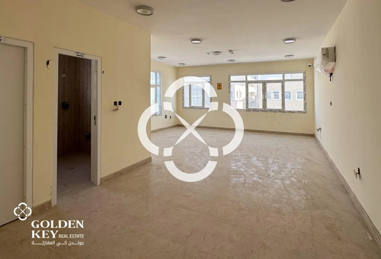 Warehouse with 11 Rooms | 350A | Birkat Al Awamer