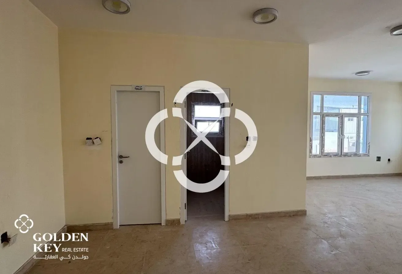 Warehouse with 11 Rooms | 350A | Birkat Al Awamer