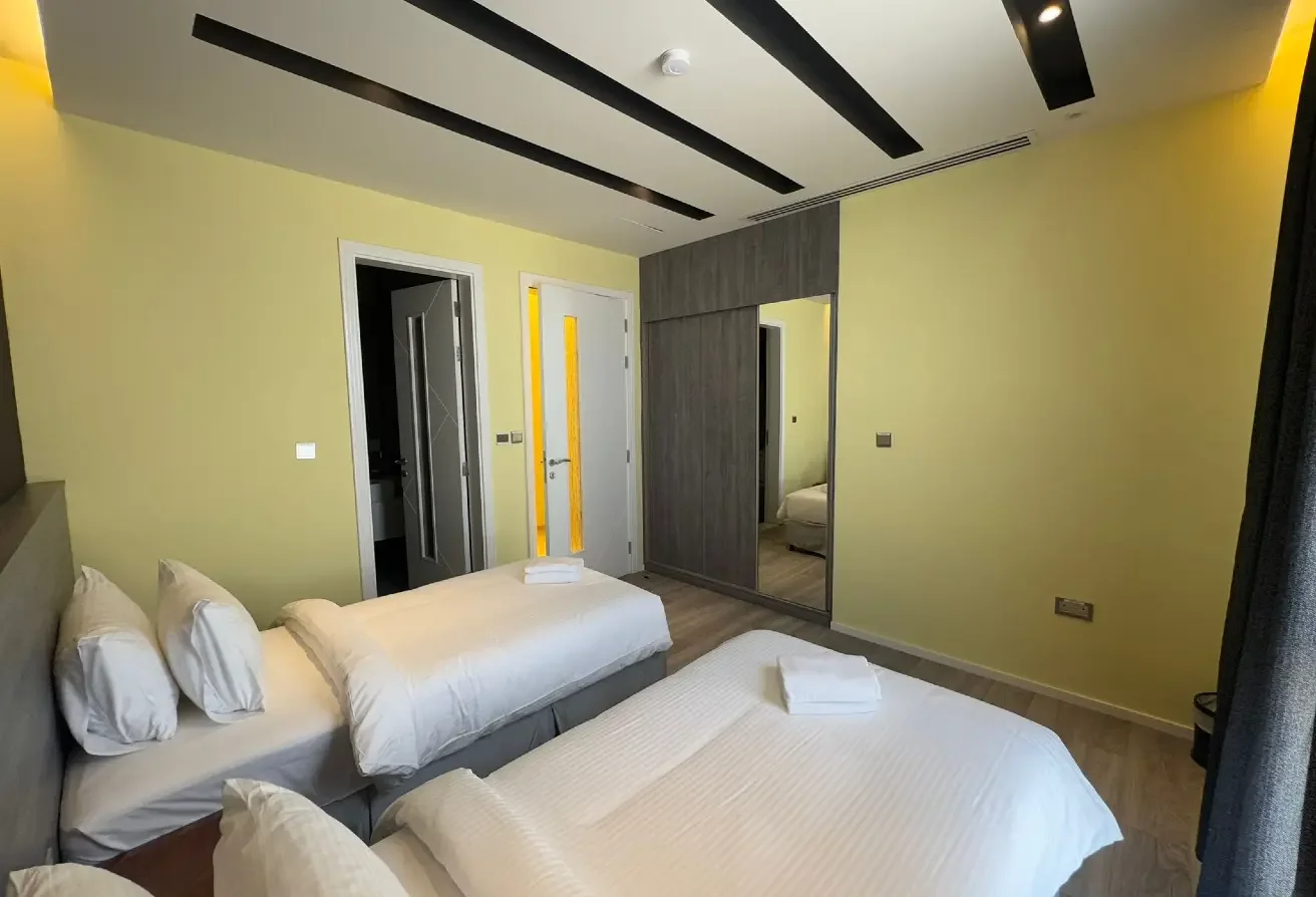 LUXURIOUS COMPOUND VILLA| 05 MASTER BEDROOMS| 450