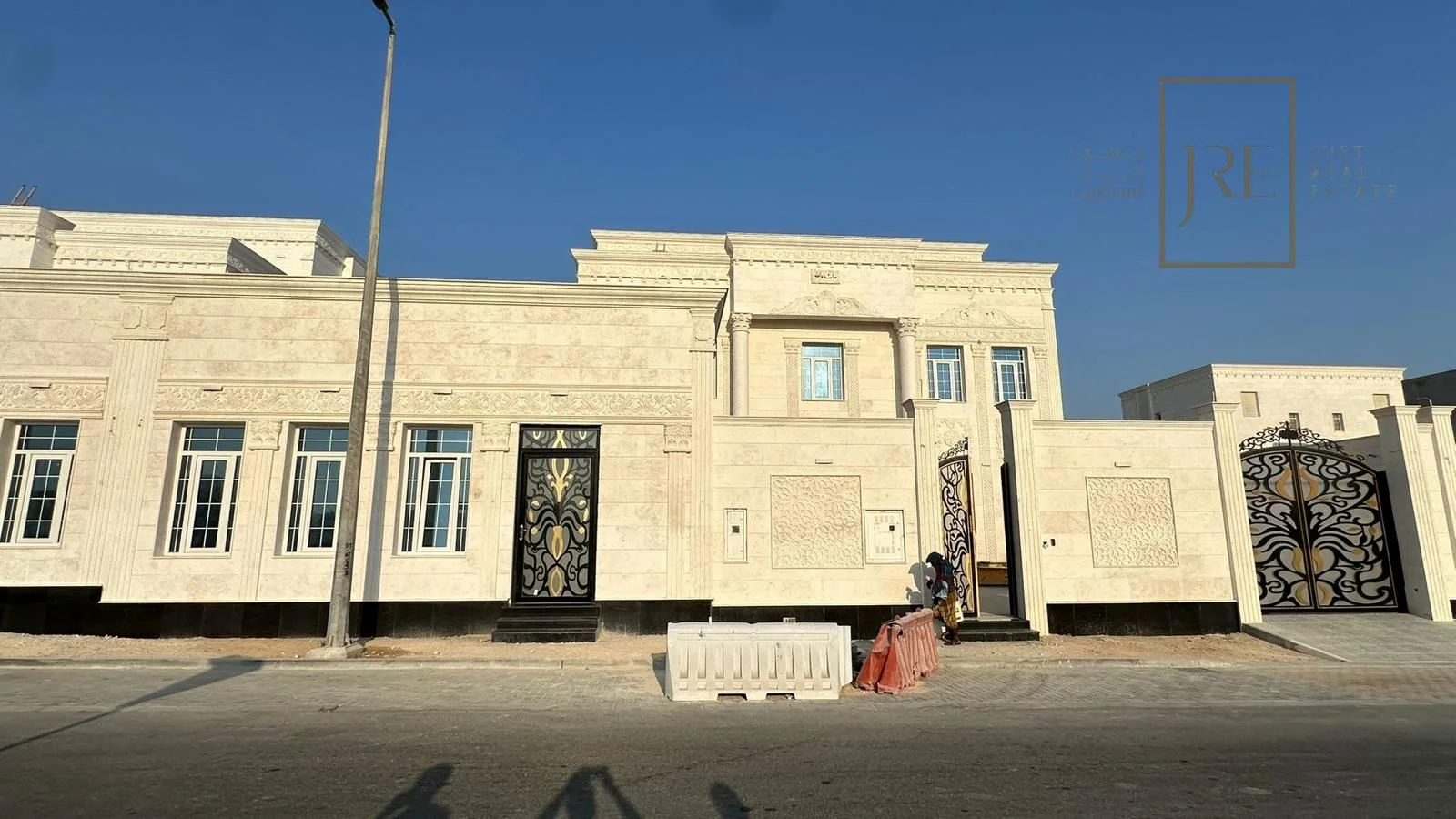 Spacious Luxury Villa for Sale in Al Wukair | Prime Location - view 1