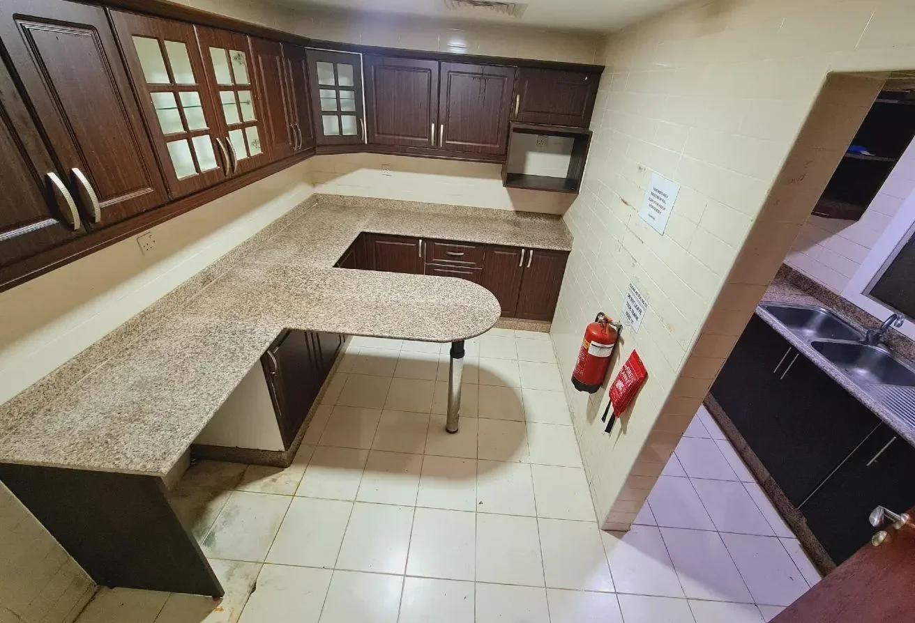 5 Bed | 5 Bath | Old Airport | QAR 10,000 | Flat