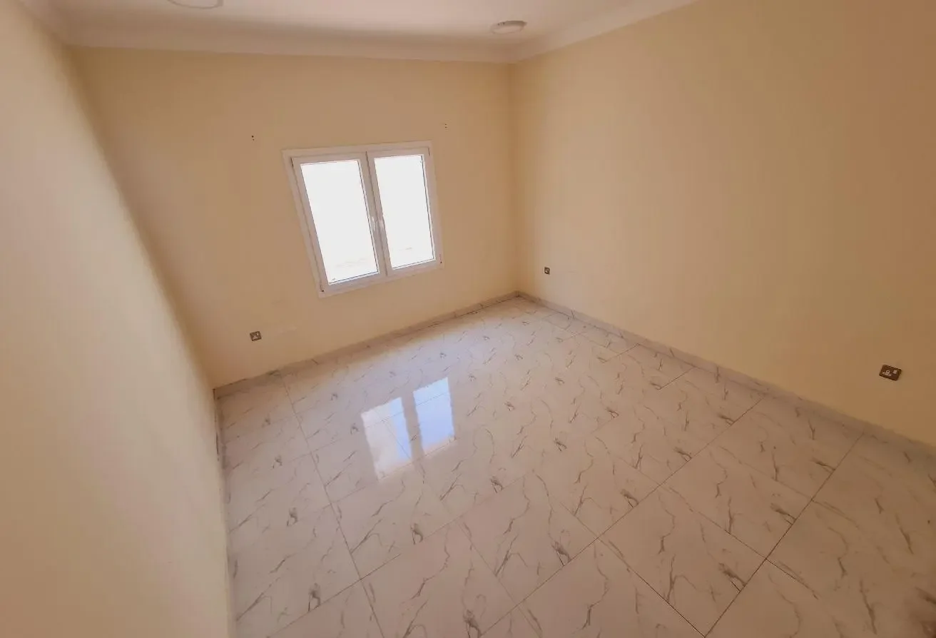 6 Bed | 5 Bath | Outhouse | QAR. 12,000 | Villa