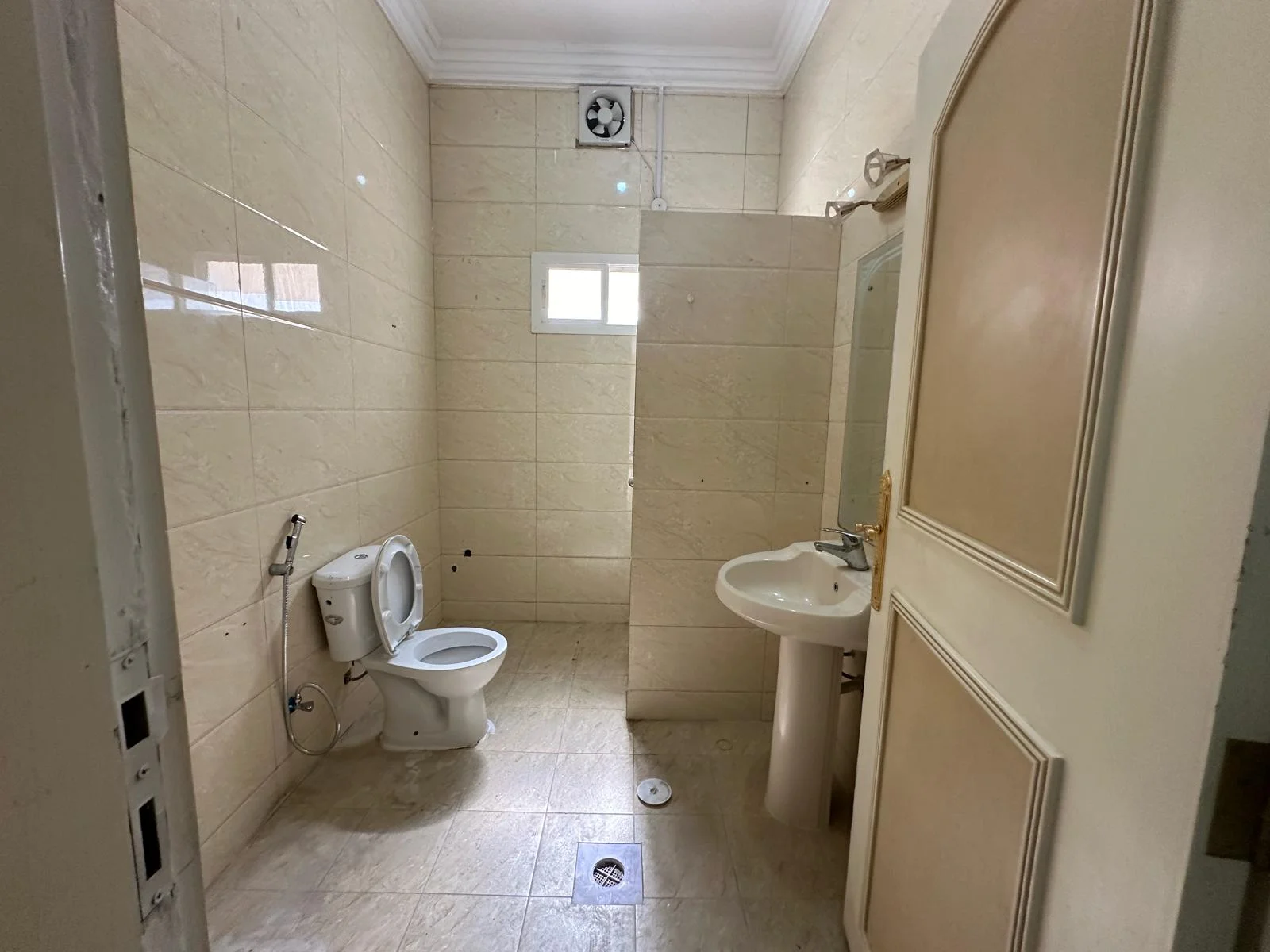 Spacious Unfurnished Apartment in Al Aziziyah | 65 sqm