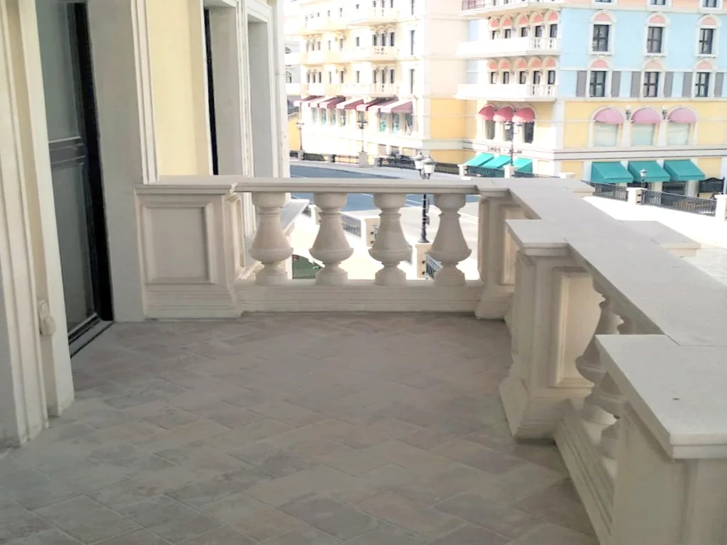AMAZING SF 1BHK APT WITH BALCONY