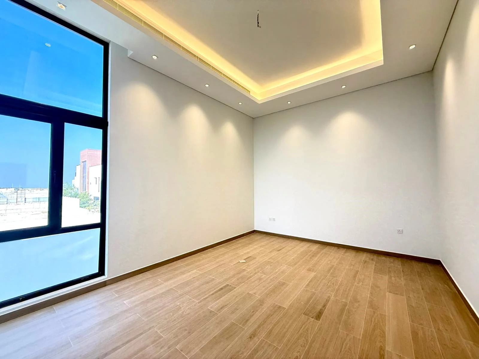 ULTRA-LUXURY CORNER 8BR VILLA WITH POOL & JACUZZI