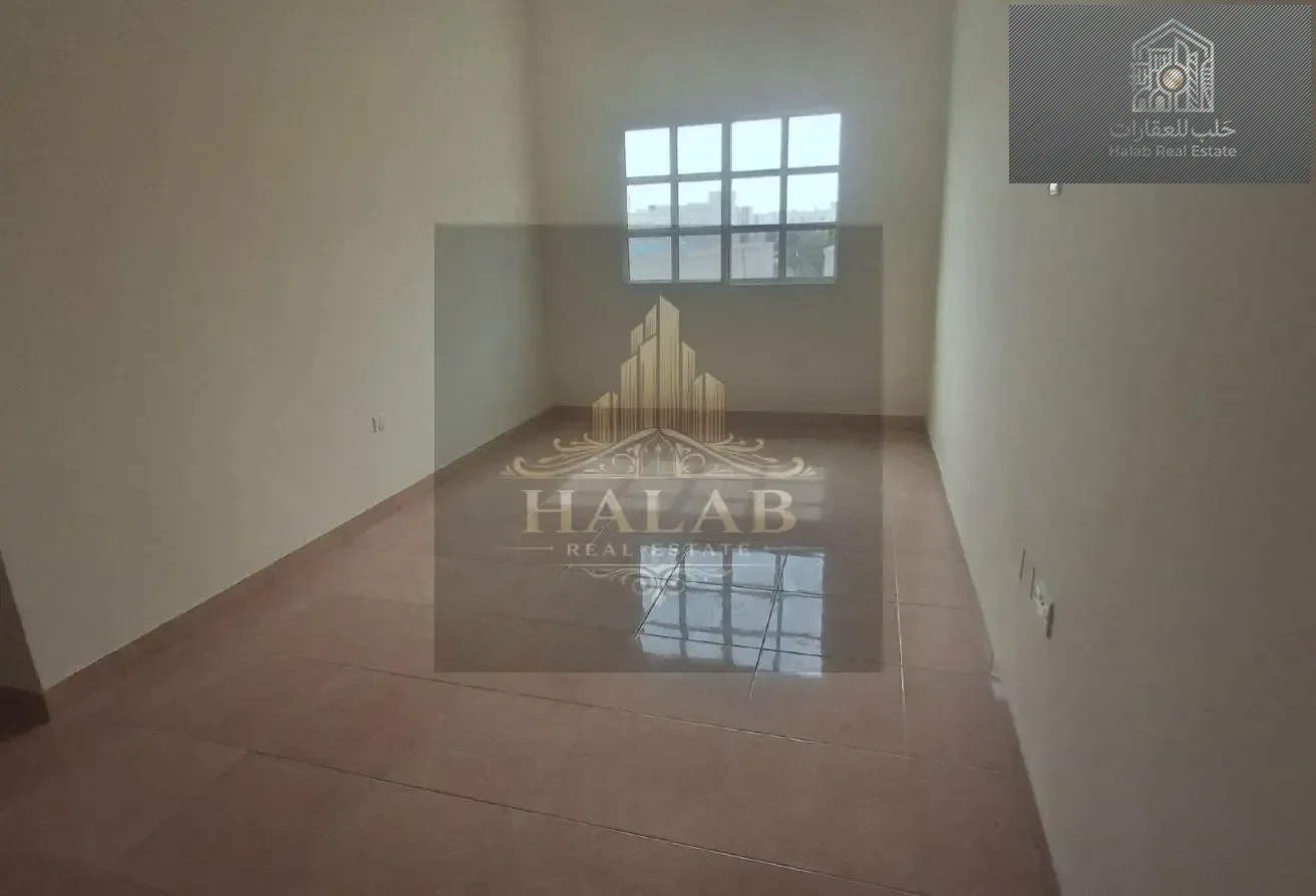Well-located 2 bedroom unfurnished apartment in Bin Omran 35 - view 2