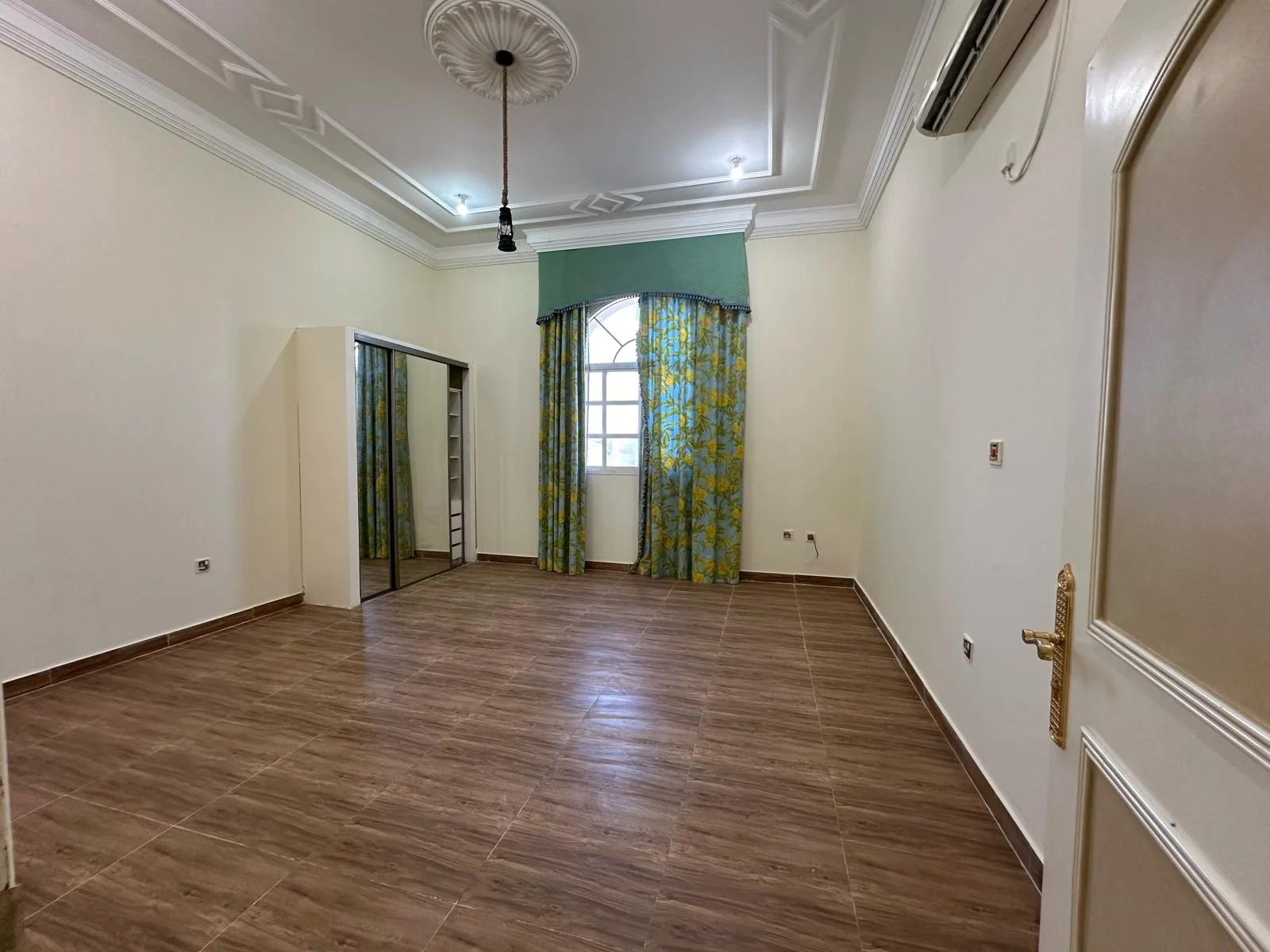 Spacious Unfurnished Apartment in Al Aziziyah | 65 sqm