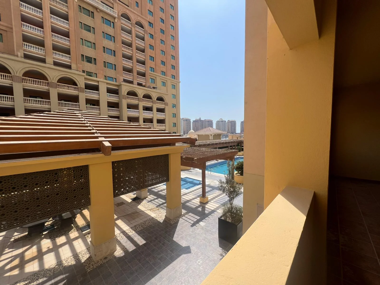 1BR + Office Room Apartment in The Pearl | Pool View | Fully Furnished