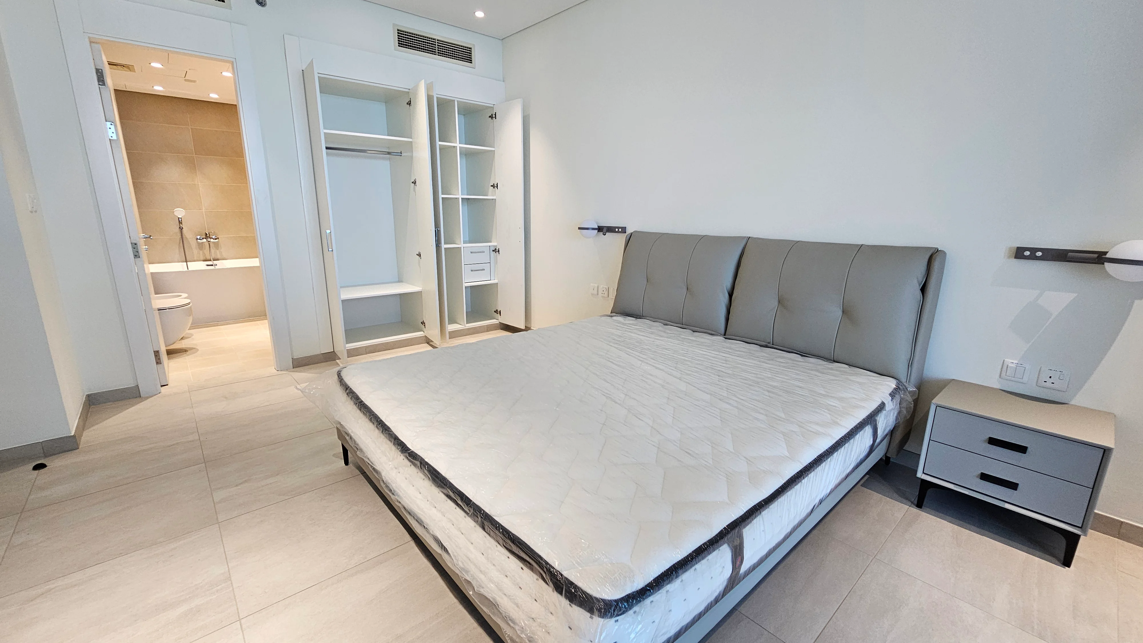 2 BHK Apartment in Lusail Marina INC BiLLs