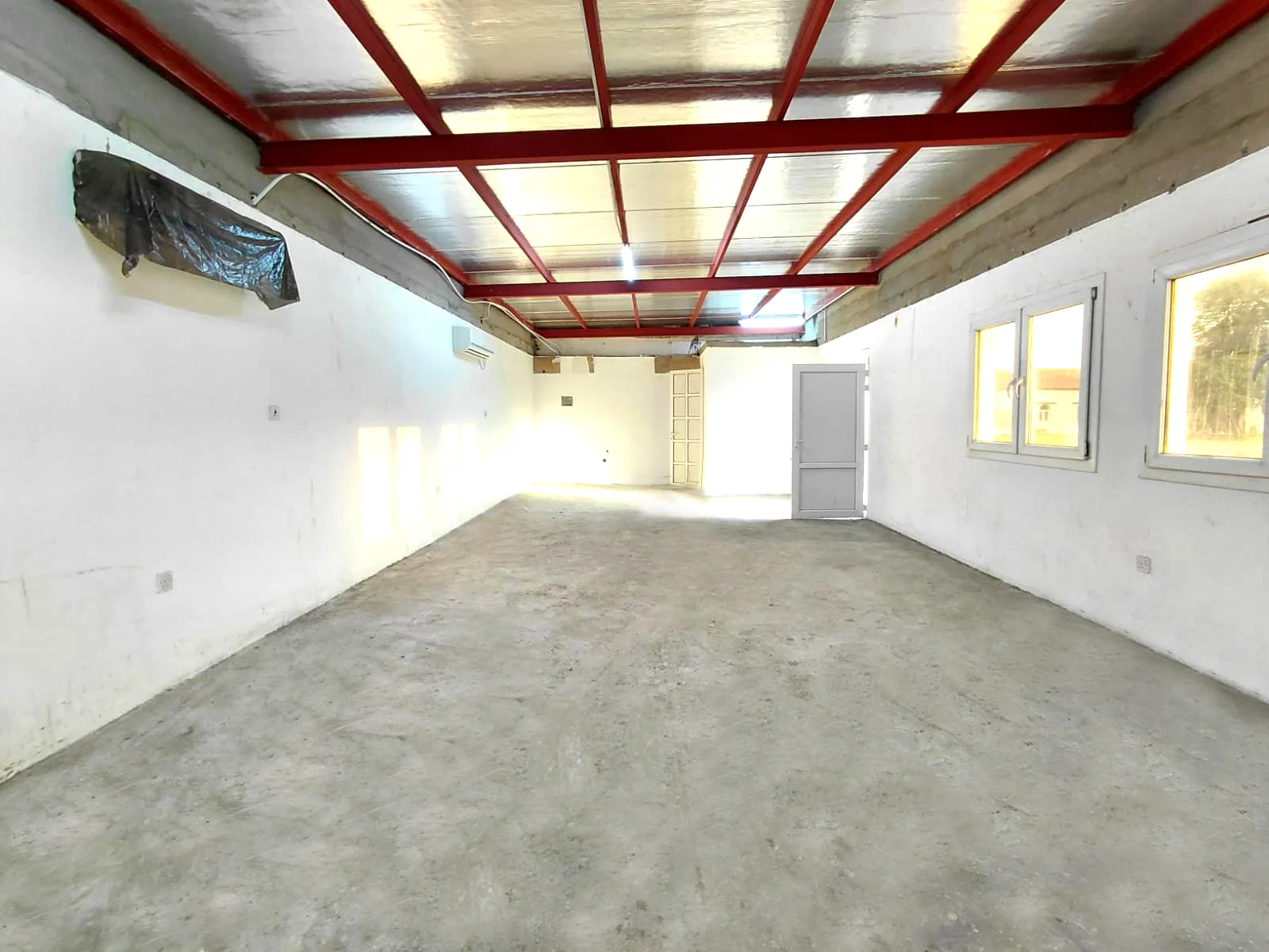SPACIOUS STORAGE SPACE IN PRIME LOCATION