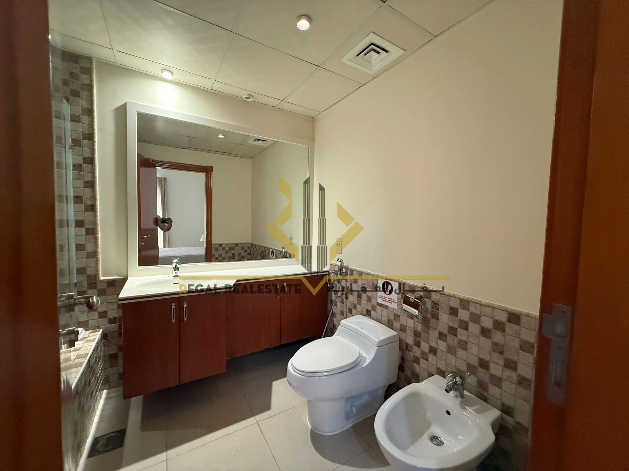 1BHK in porto arabia for 7900 INC Bills