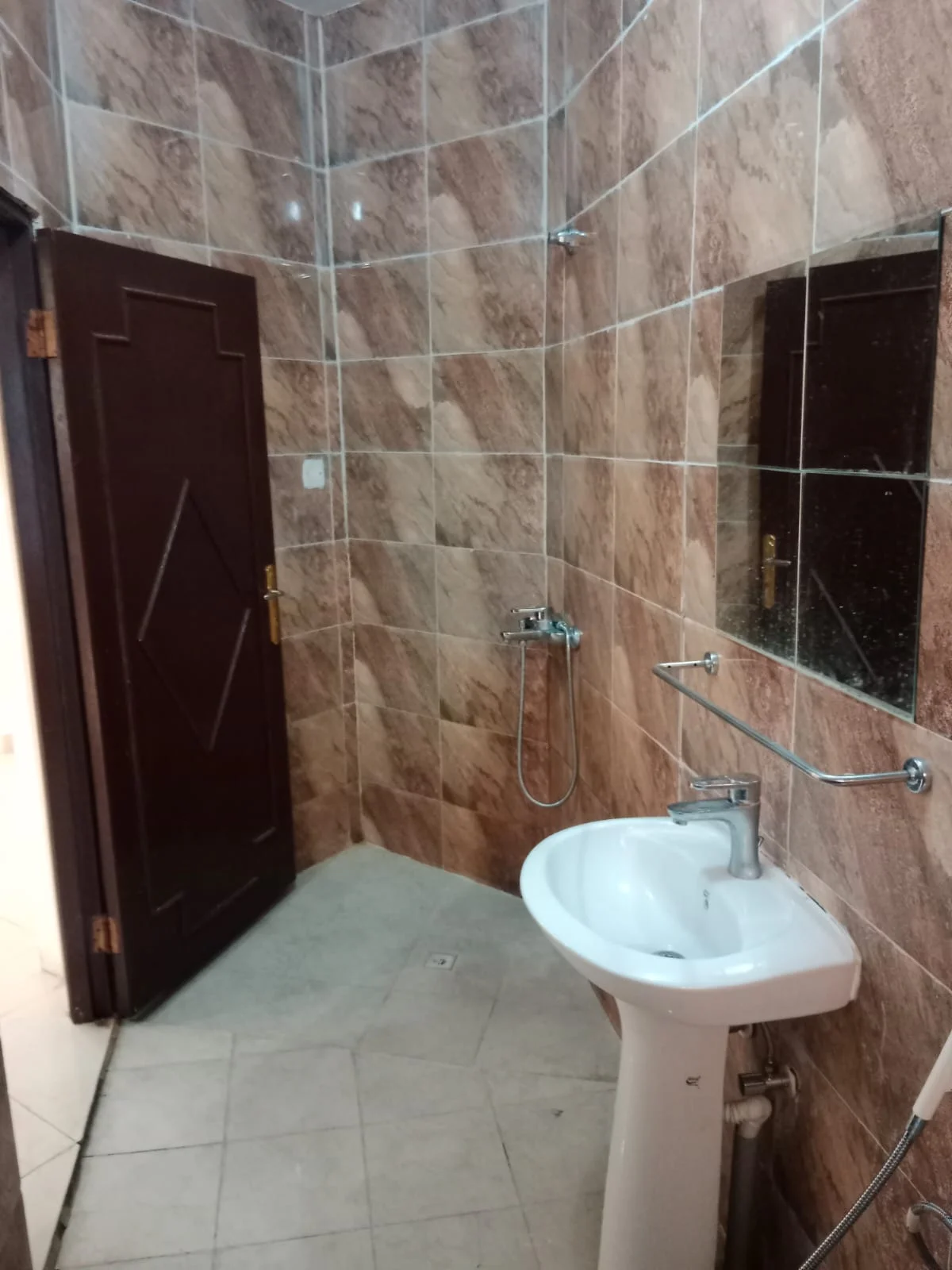 1-Bedroom Apartment for Rent in Aziziyah | 160 sqm | Split A/C Included