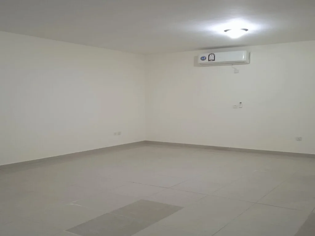 WELL MAINTAINED SPACIOUS UF 2BHK APARTMENT
