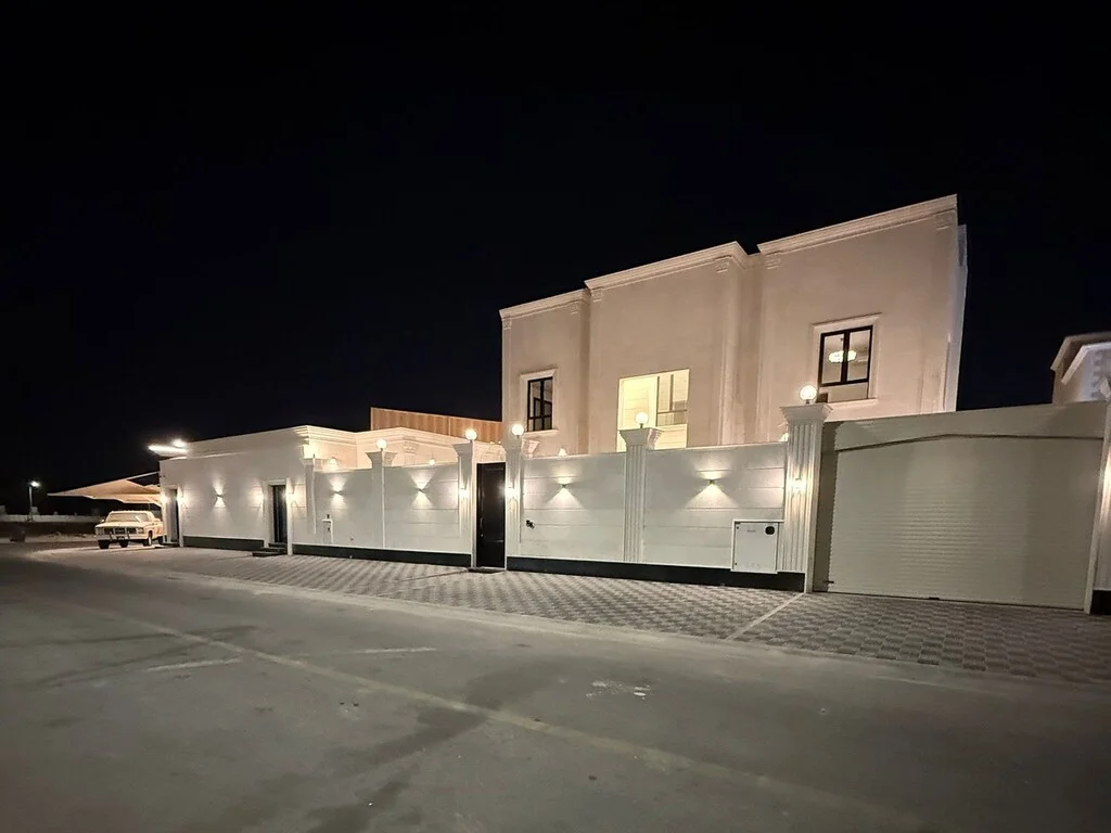 EXCLUSIVE HIGH-END SPACIOUS MODERN VILLA