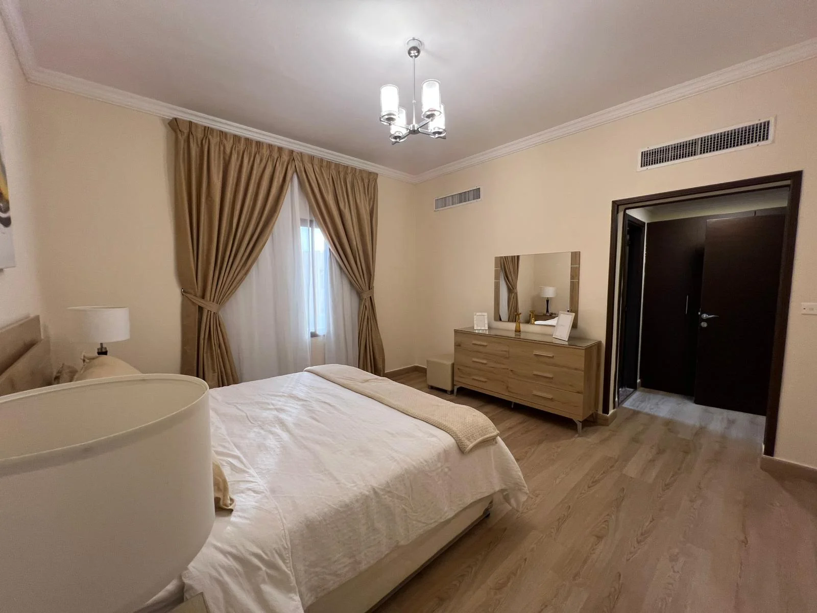 Luxury 4BHK Fully Furnished Villa in a Compound – Ain Khaled