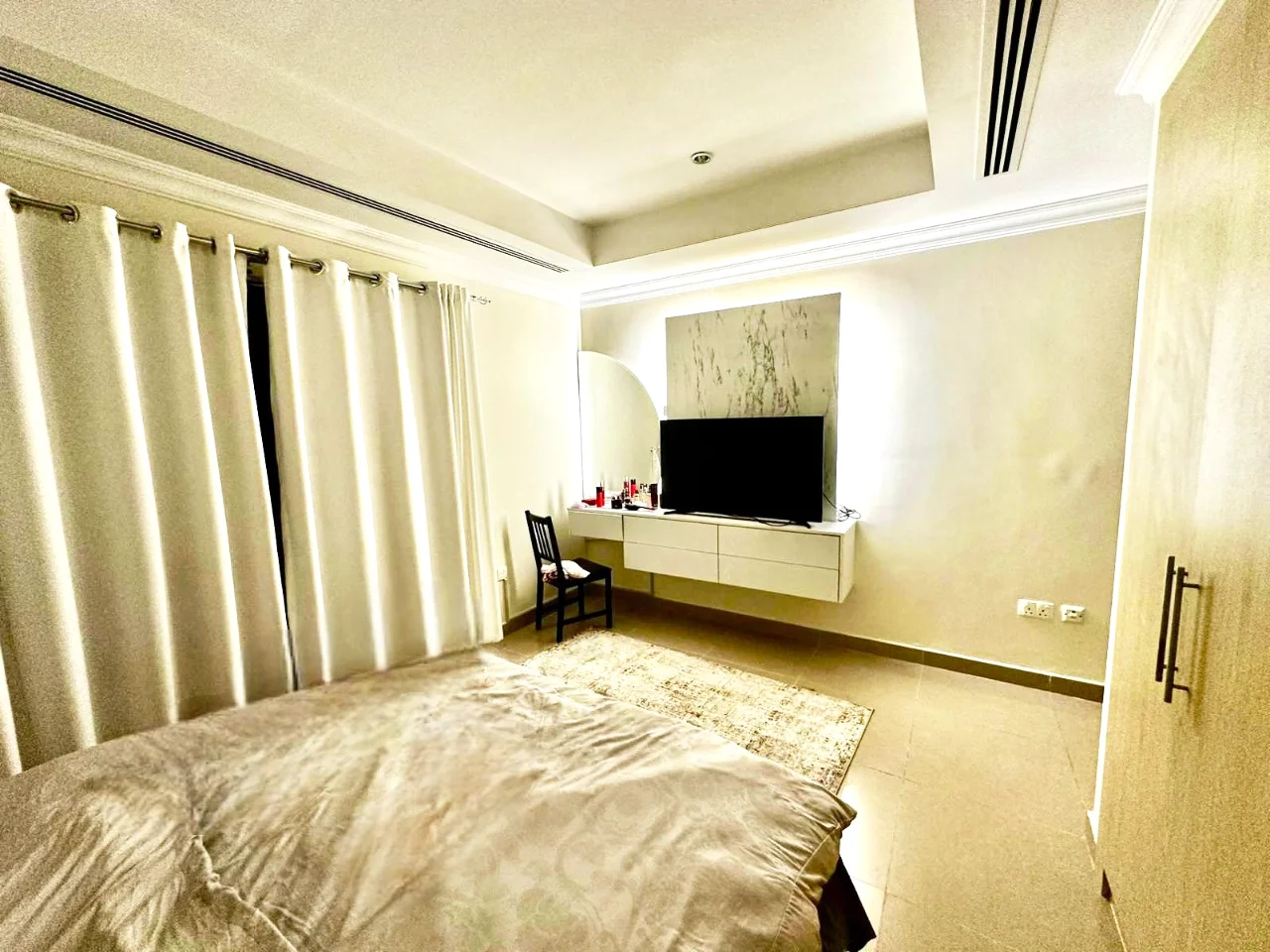 FULLY FURNISHED 1BHK APT | FULL AMENITIES |