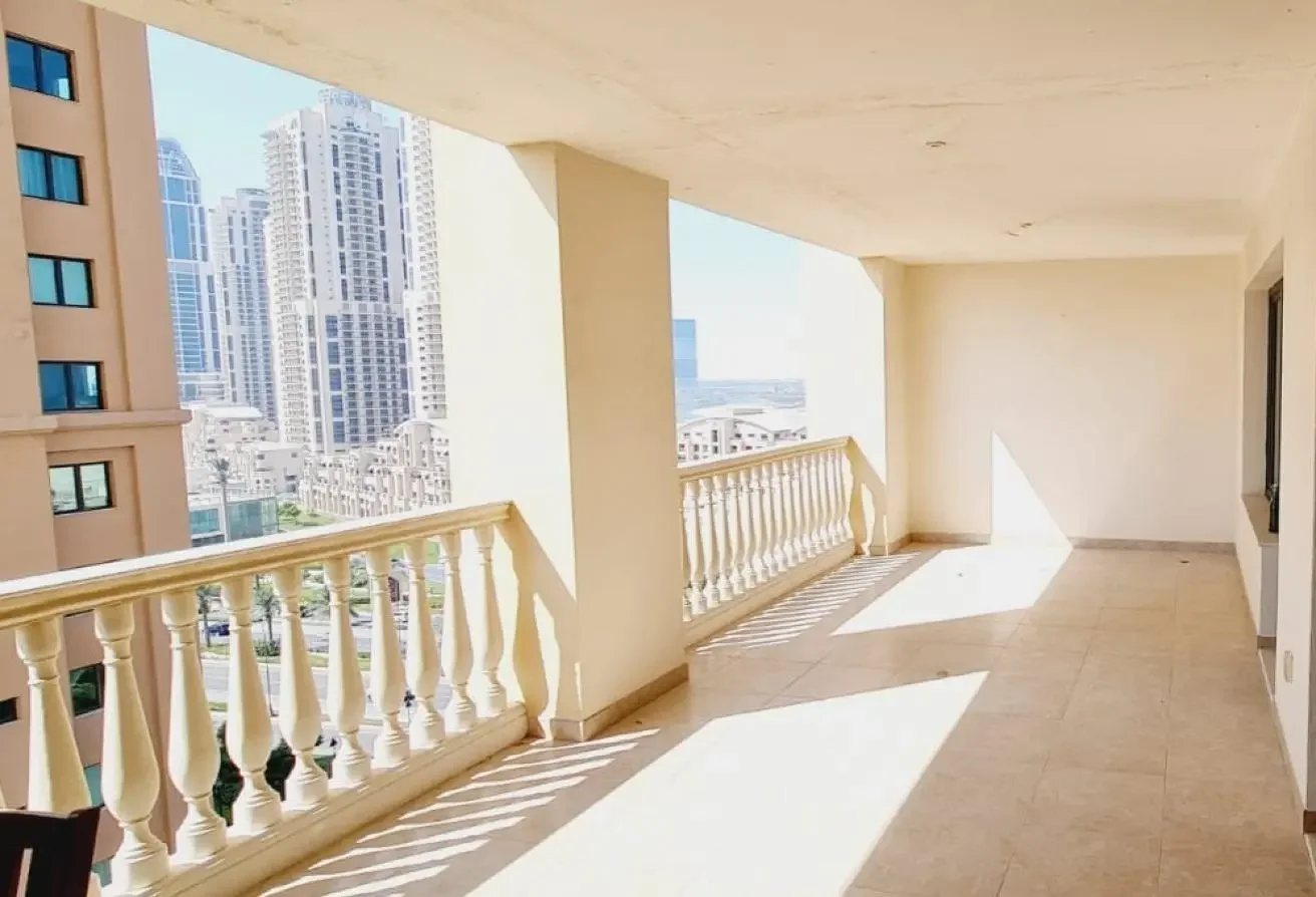 2 Bed | QAR 9000 | Porto Arabia | Balcony | Sea