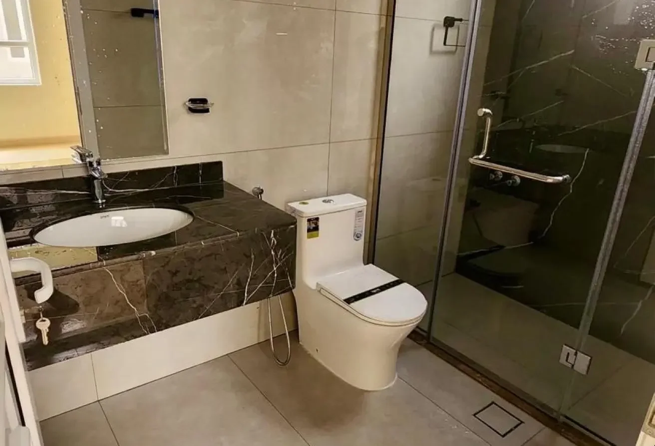 Brand New Modern Villa| 09 Master Beds +Outhouse