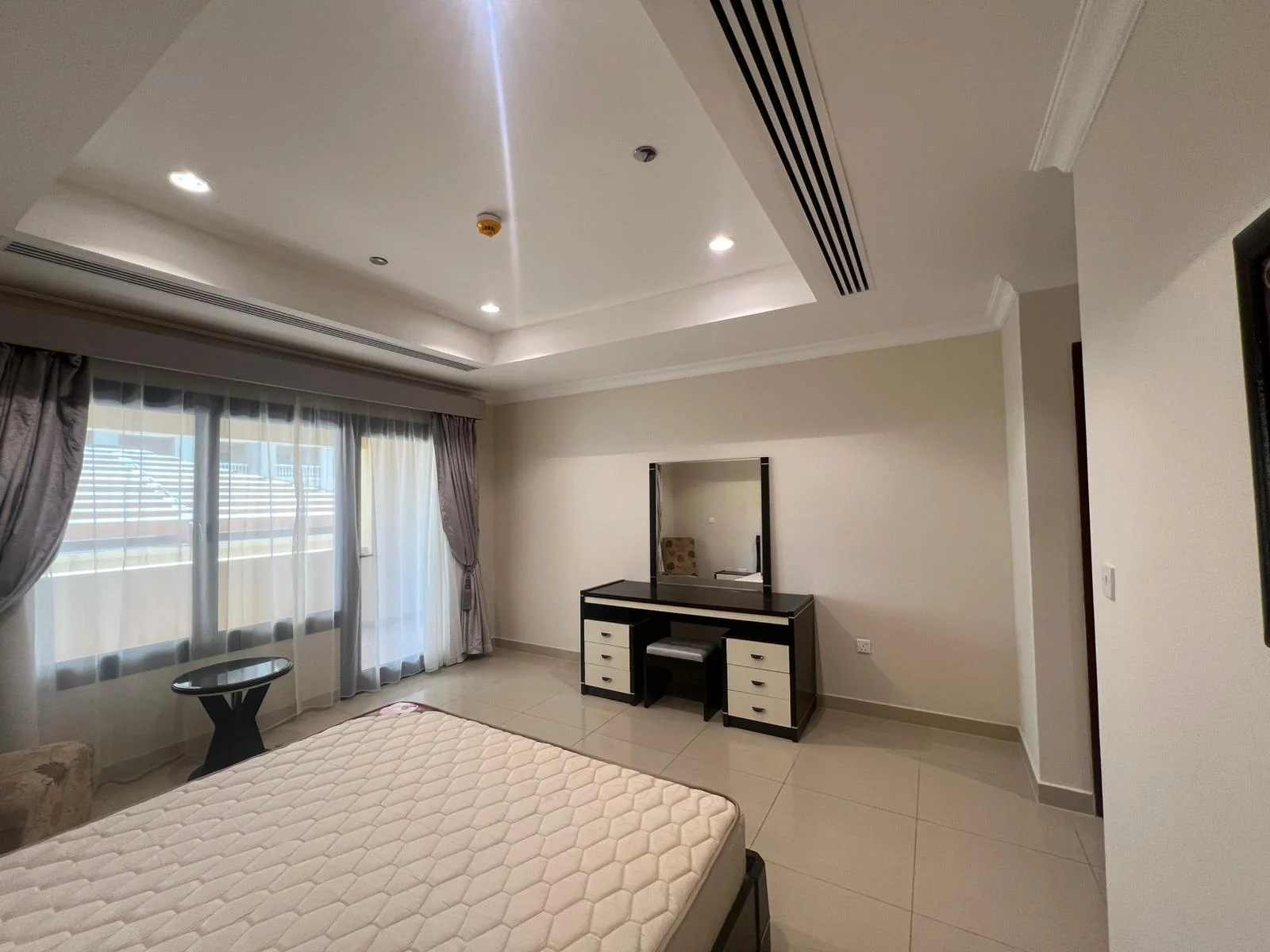 1BR + Office Room Apartment in The Pearl | Pool View | Fully Furnished