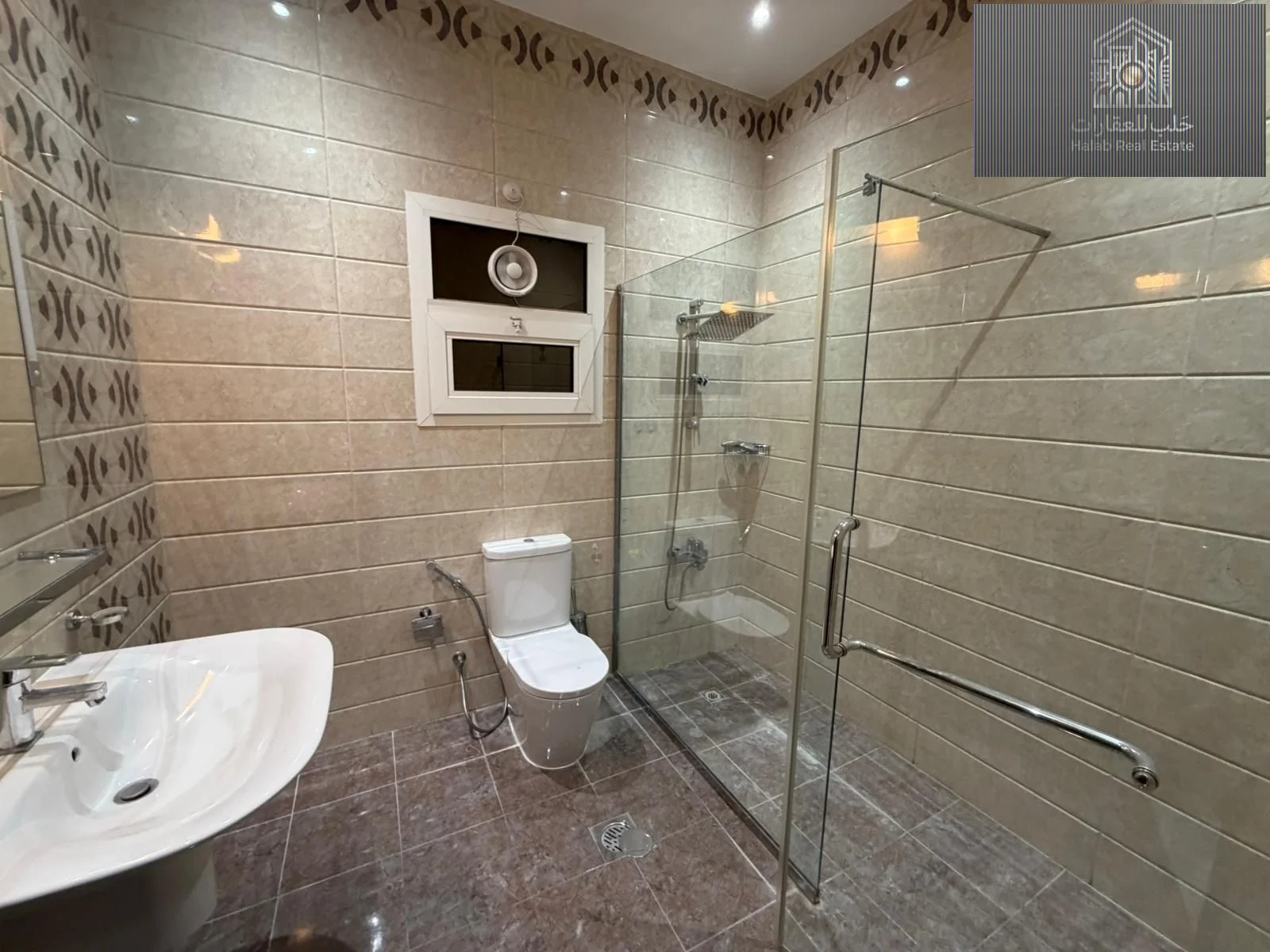 Spacious 6-Bedroom Villa for Rent in Umm Salal Ali | Large Yard