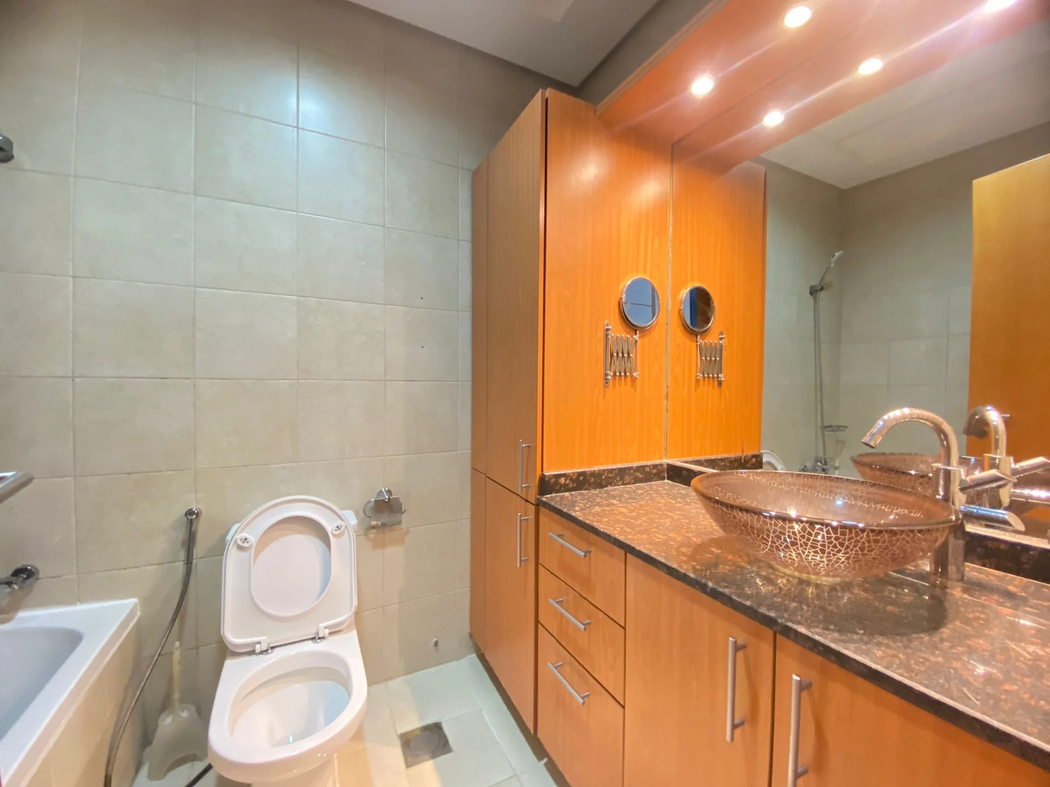 LARGE FURNISHED 3BHK APARTMENT + ALL FACILITIES