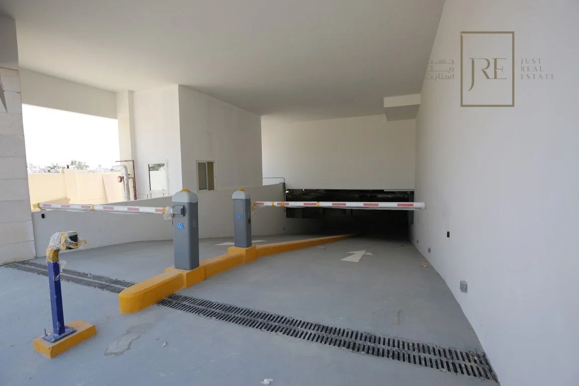 Spacious Office Space for Rent in Al Mamoura Plaza | Prime Location