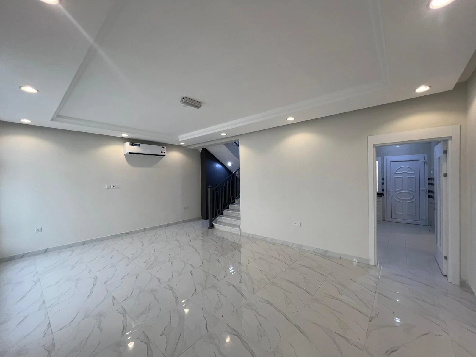 Spacious 5-Bedroom UF Villa for Rent in Muraikh