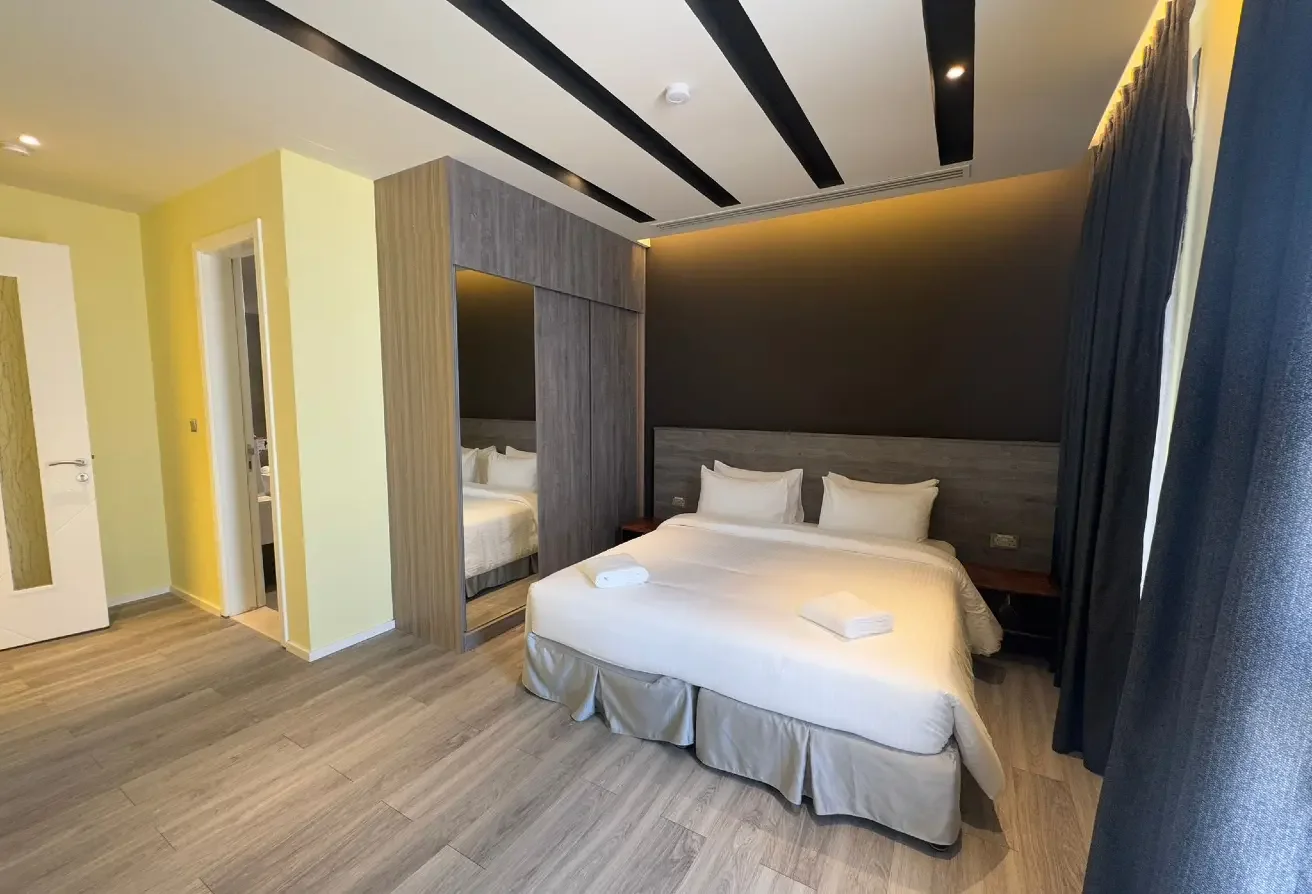 LUXURIOUS COMPOUND VILLA| 05 MASTER BEDROOMS| 450