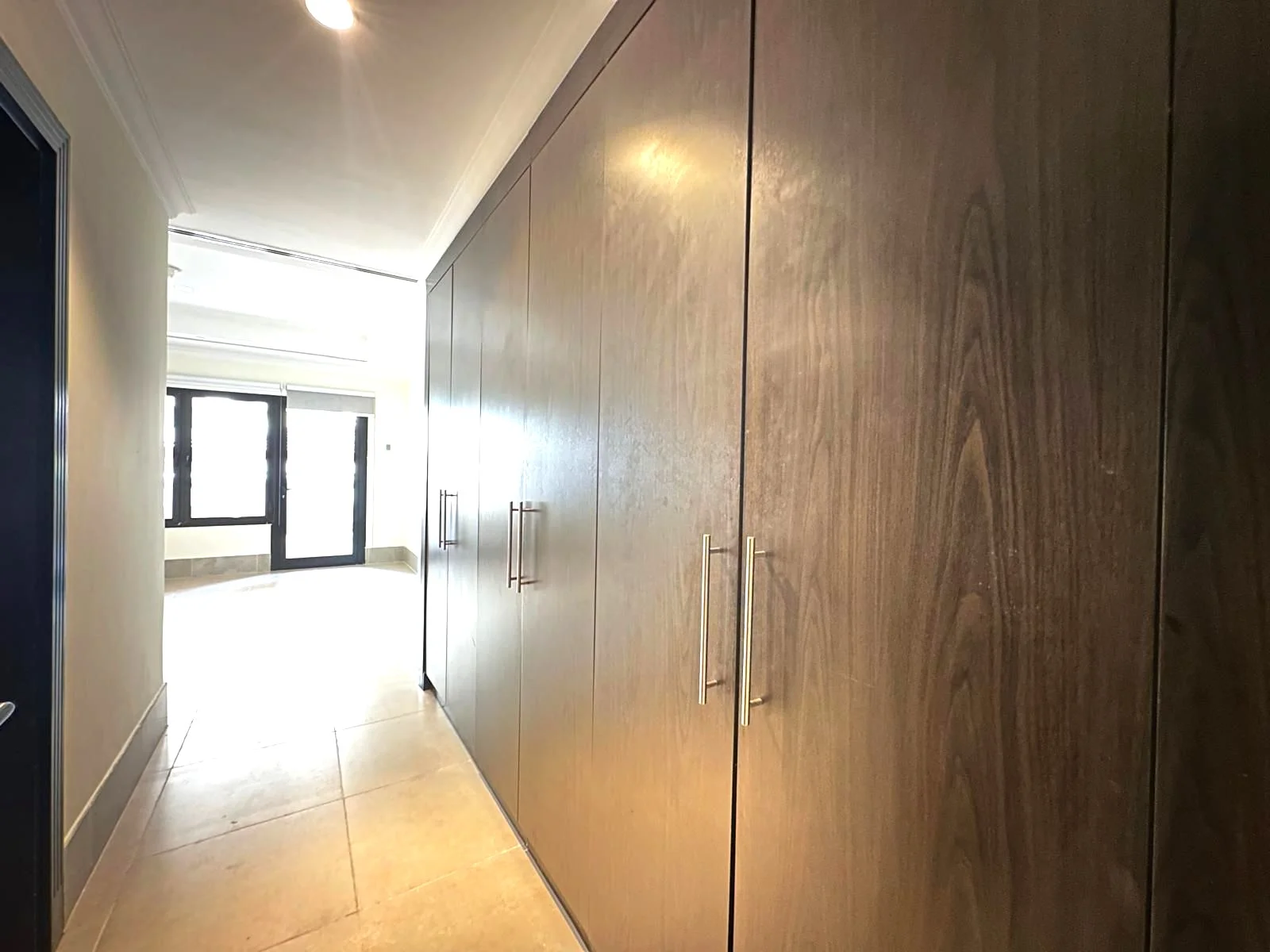 SPACIOUS SF 1BR + OFFICE | BIG BALCONY |