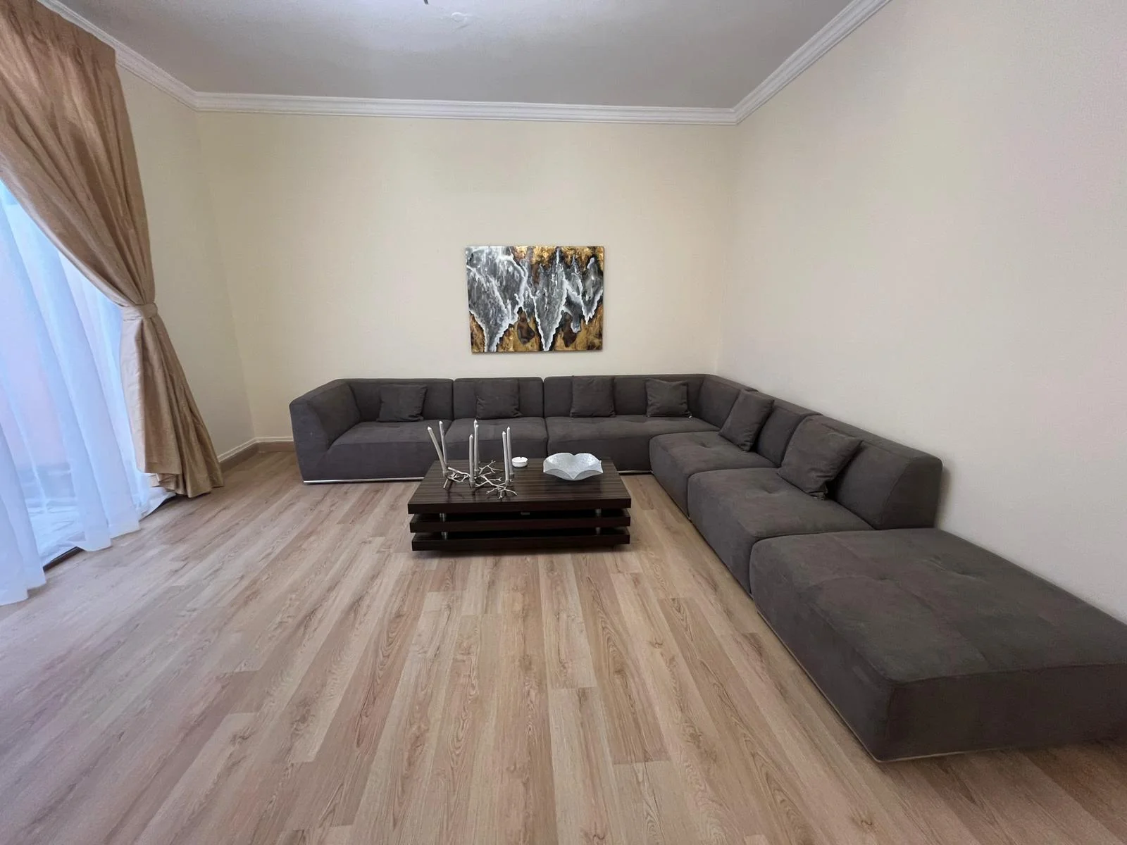 Luxury 4BHK Fully Furnished Villa in a Compound – Ain Khaled