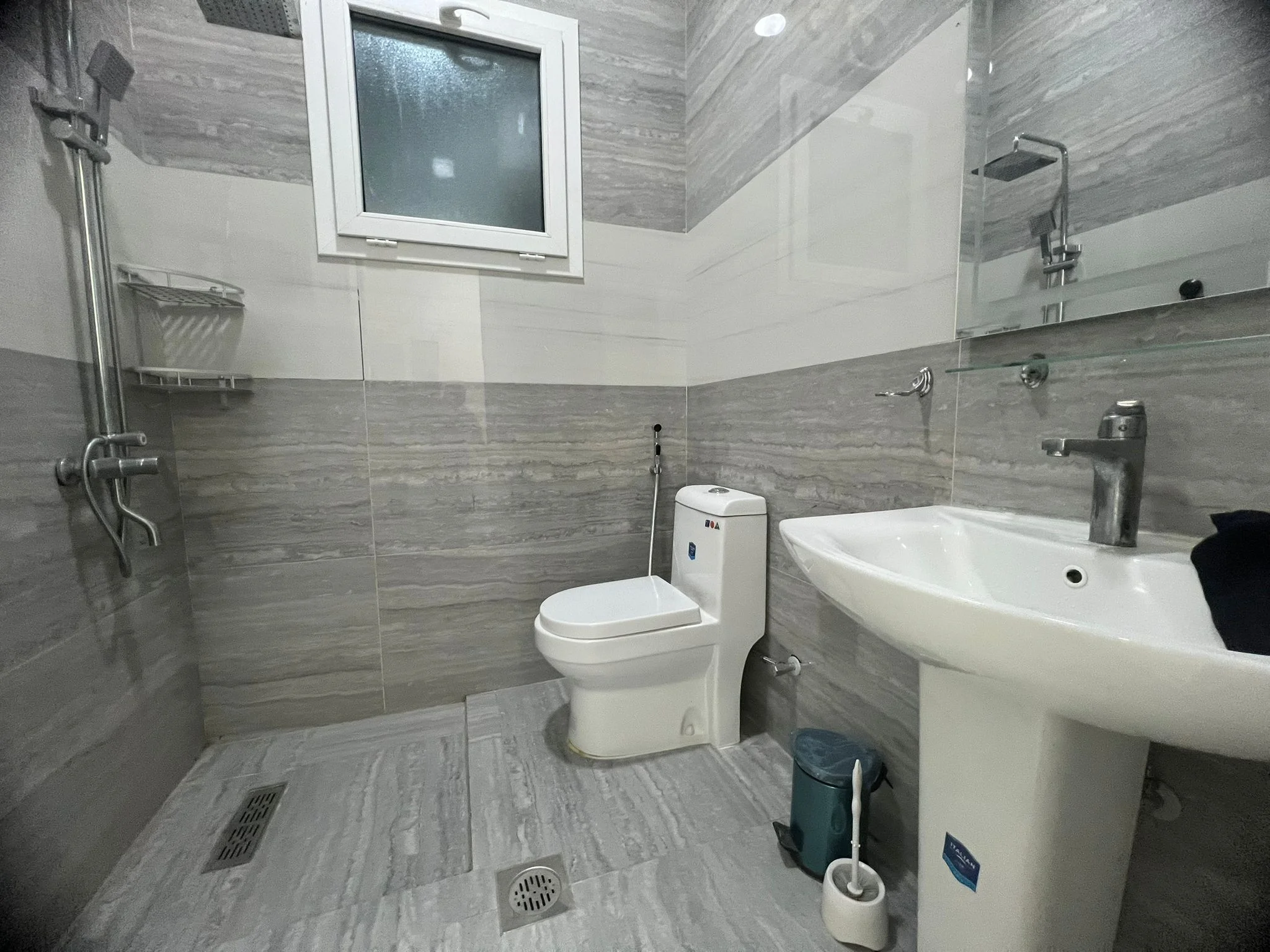 Spacious 2-Bedroom Apartment in Al Aziziyah