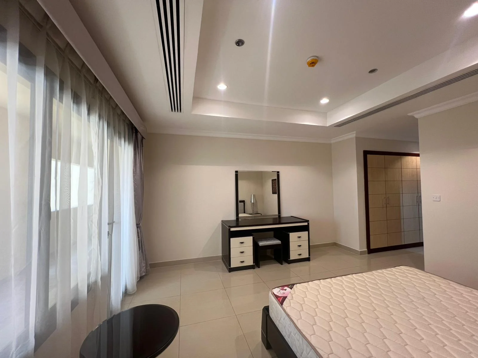 1BR + Office Room Apartment in The Pearl | Pool View | Fully Furnished