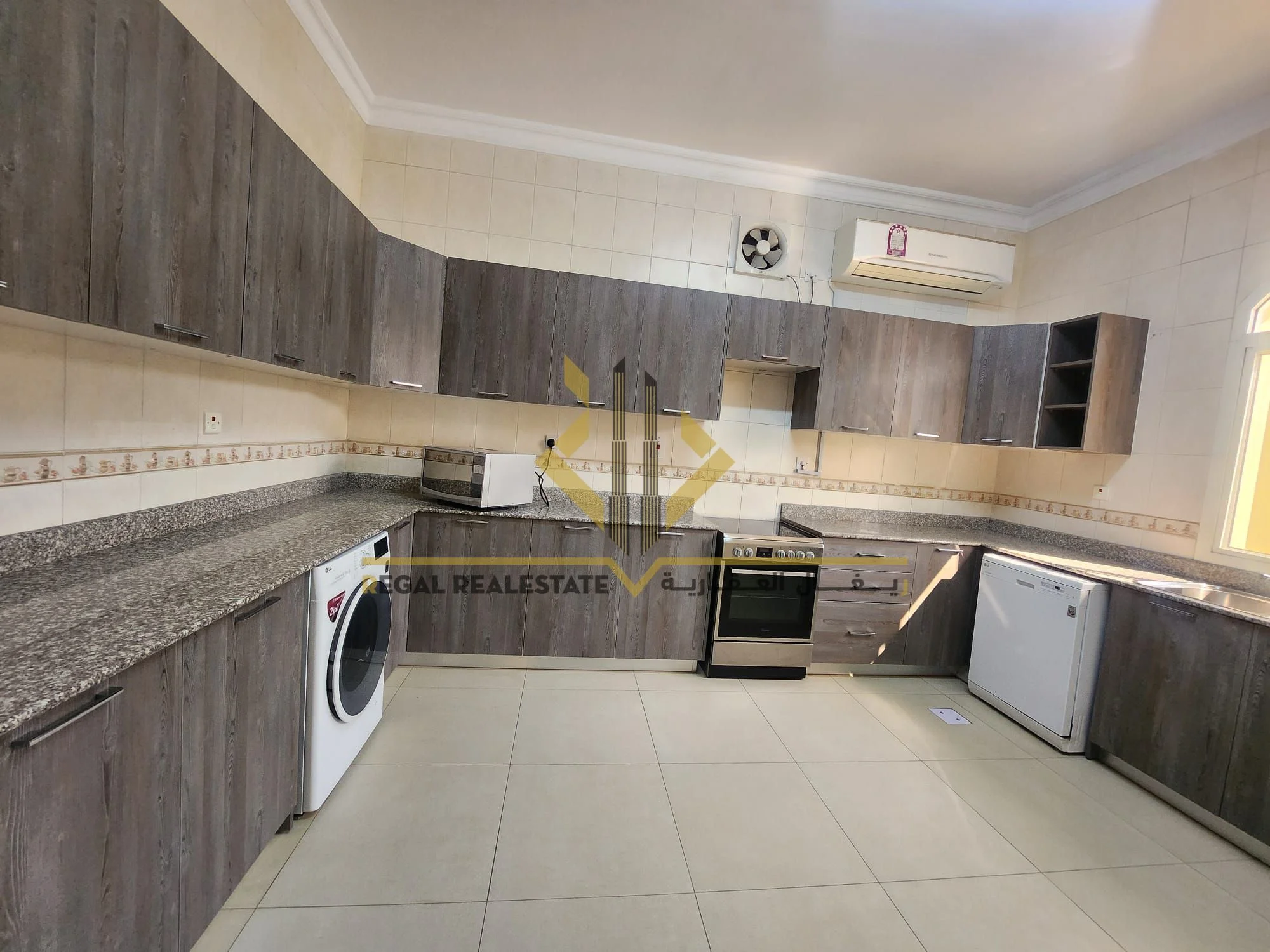5 BHK Semi-Furnished Compound Villa in New Salata