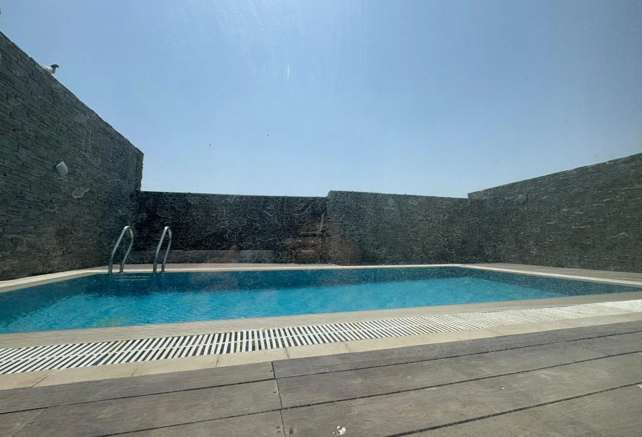 LUXURIOUS COMPOUND VILLA| 05 MASTER BEDROOMS| 450